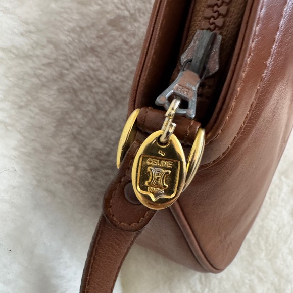 CELINÉ Classic Triomphe Leather Bag - Picture 3 of 15